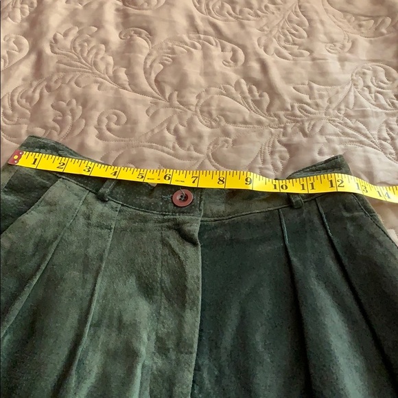 Vintage Chic! Genuine Suede shorts . + 🎁 - Picture 5 of 8